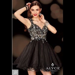 Beautiful ALYCE mini Party Dress.